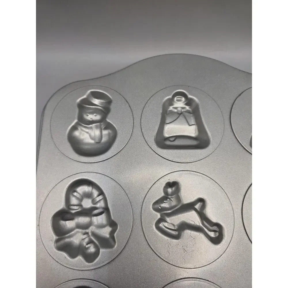 Vintage Christmas Cookie Pan 12 Cavity Non Stick 11.5